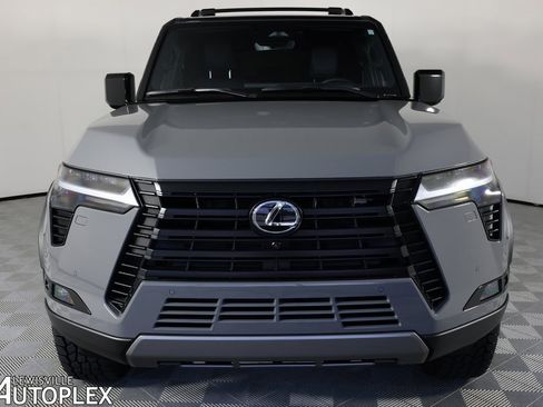 Used 2025 Lexus GX 550 image 3