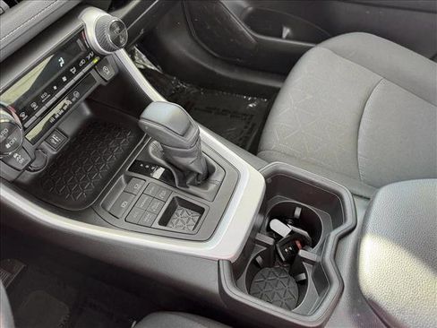 Used 2025 Toyota RAV4 XLE AWD/4WD image 16