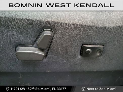 Used 2020 Dodge Grand Caravan SXT image 11