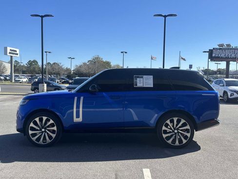 Used 2024 Land Rover Range Rover Autobiography image 3