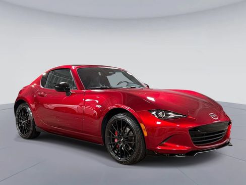Used 2025 MAZDA MX-5 Miata RF Club w/ Weather Package RWD image 9