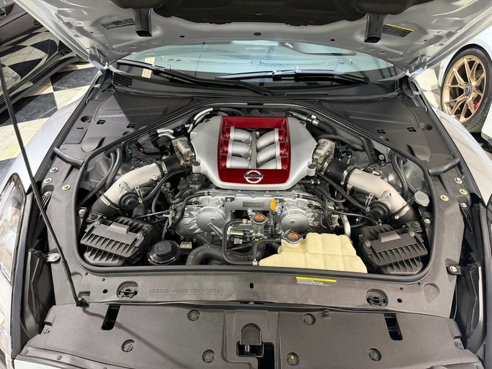 Used 2017 Nissan GT-R Premium AWD/4WD image 4