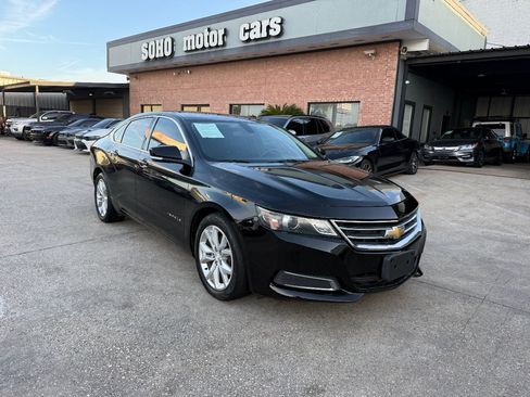 Used 2017 Chevrolet Impala LT FWD image 2
