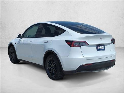 Used 2024 Tesla Model Y Long Range AWD/4WD image 8