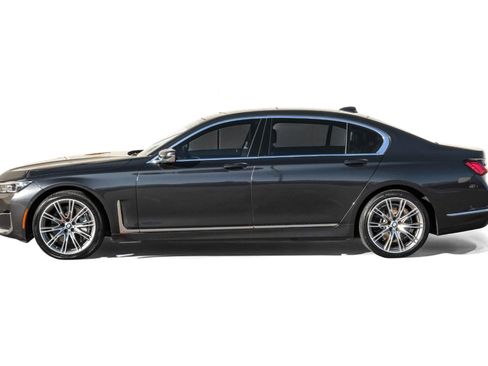 Used 2021 BMW 750i xDrive image 11