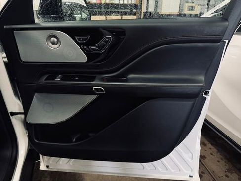 Used 2025 Lincoln Aviator Black Label image 18