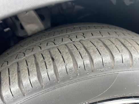 Used 2023 Volvo V60 B5 Cross Country Plus w/ Climate Package image 12