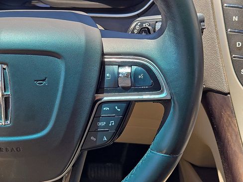 Used 2019 Lincoln Nautilus Reserve FWD image 21