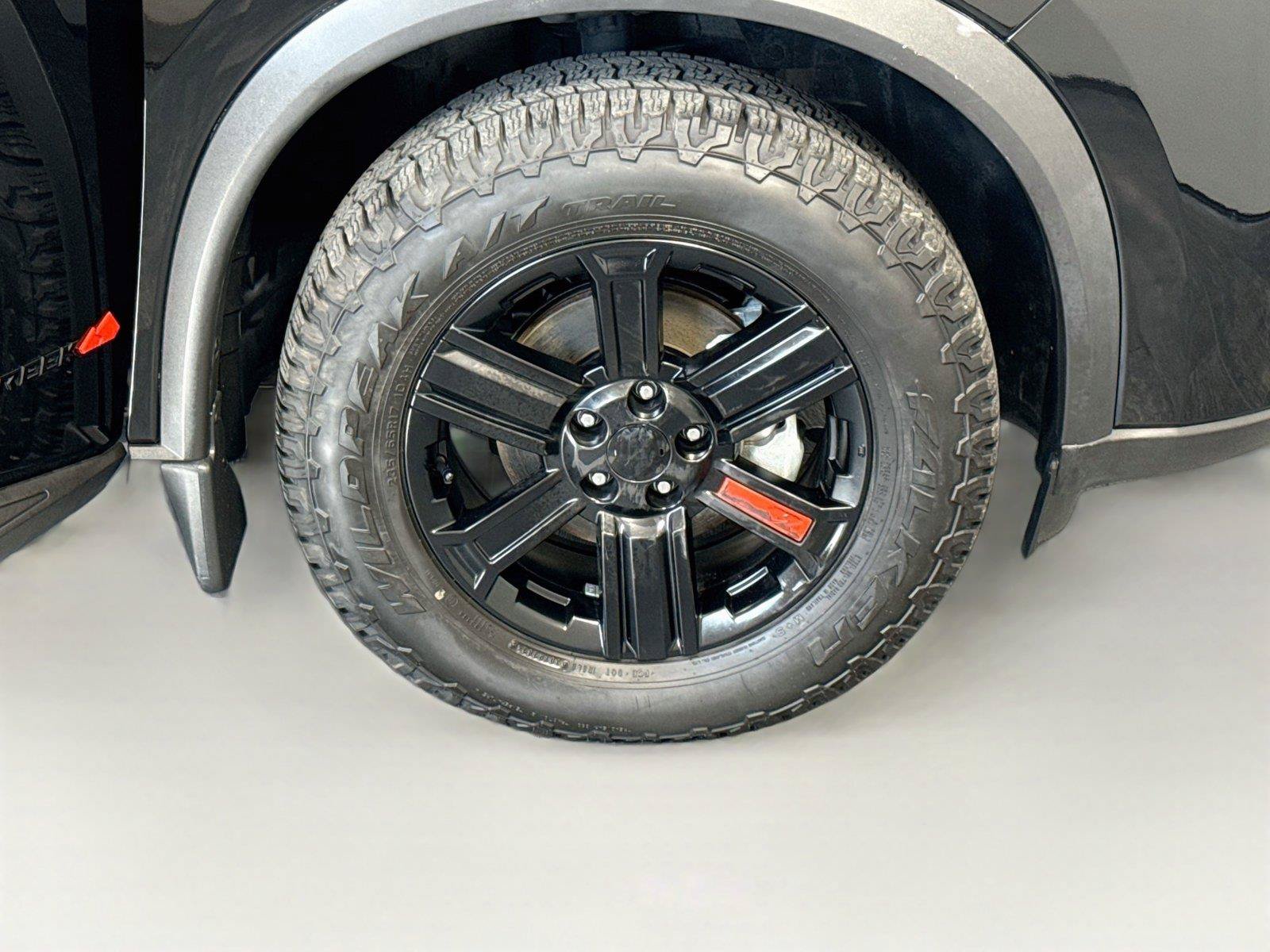 Used 2025 Nissan Rogue SV w/ Rock Creek Premium Package AWD/4WD image 39