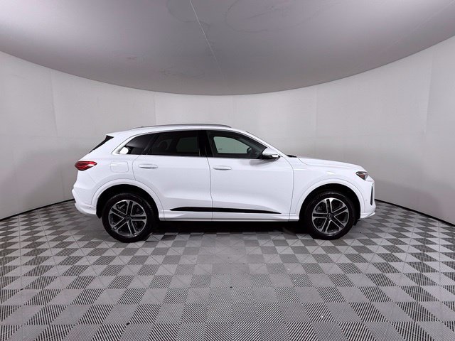 Certified 2025 Audi Q5 Premium w/ Convenience Package AWD/4WD image 8