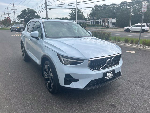 Used 2024 Volvo XC40 B5 Plus w/ Climate Package AWD/4WD image 6