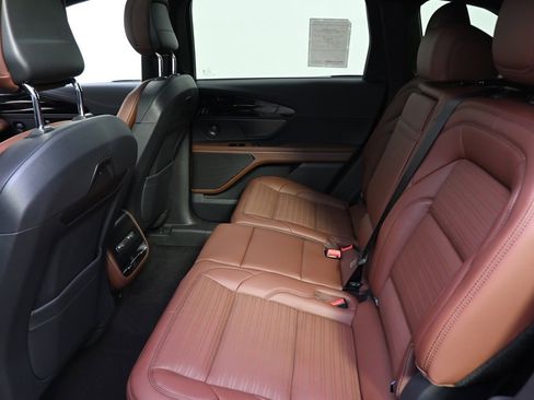 New 2026 Lincoln Nautilus Reserve image 21