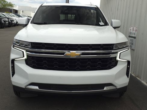 Used 2021 Chevrolet Suburban LS image 2