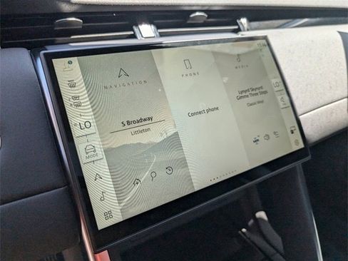 Used 2024 Land Rover Discovery Sport S image 11