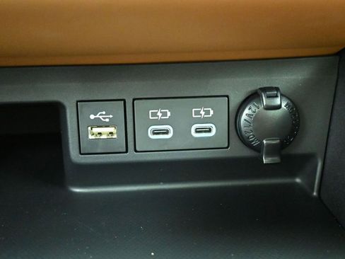Certified 2025 Toyota Highlander LE AWD/4WD image 28