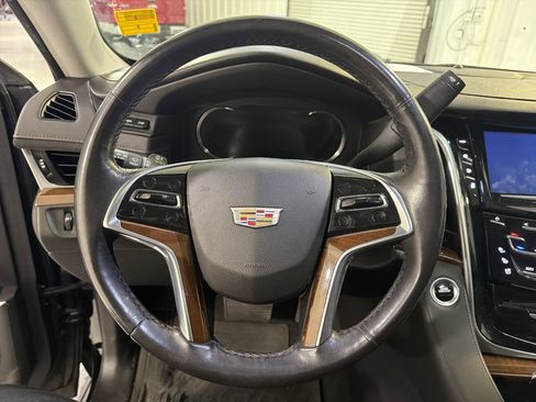 Used 2020 Cadillac Escalade Premium Luxury w/ Escalade Sport Edition image 16