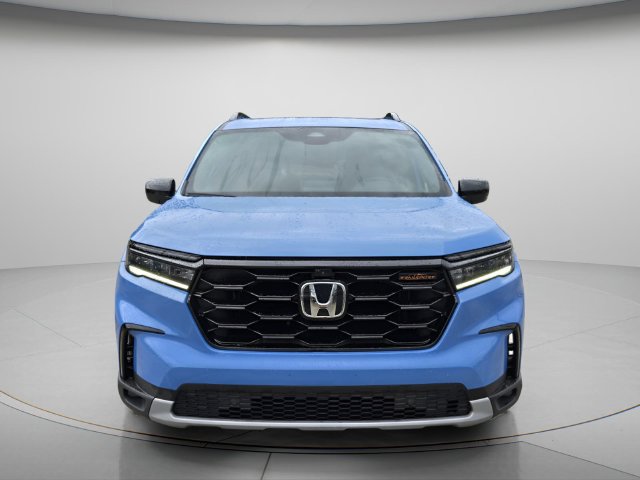 Used 2025 Honda Pilot TrailSport image 9