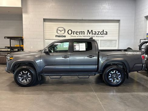 Used 2022 Toyota Tacoma TRD Off-Road w/ TRD Premium Off Road Package AWD/4WD image 29