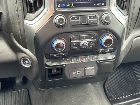 Used 2021 Chevrolet Silverado 1500 LT AWD/4WD image 33