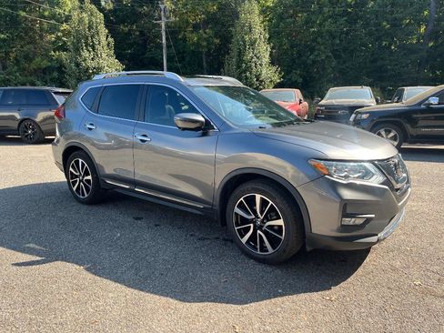 Used 2018 Nissan Rogue SL w/ Premium Package FWD image 5
