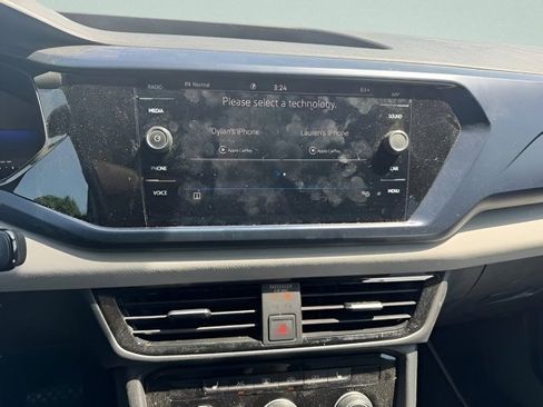 Used 2023 Volkswagen Taos SE w/ Panoramic Sunroof Package AWD/4WD image 23