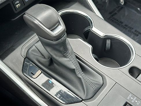 Used 2022 Toyota Highlander XSE image 26