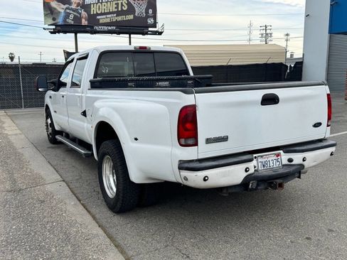 Used 2005 Ford F350 Lariat image 4