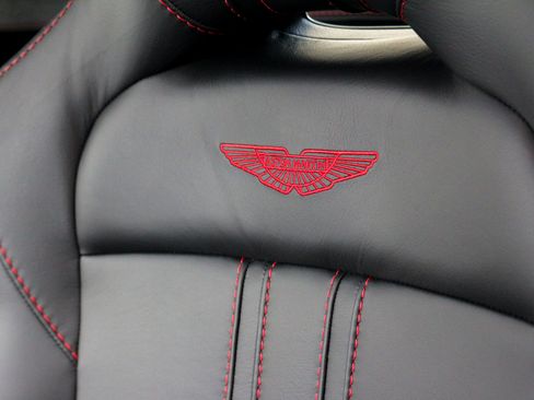 Used 2021 Aston Martin V8 Vantage Coupe RWD image 5