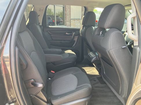 Used 2017 Chevrolet Traverse LT w/ Style and Technology Package AWD/4WD image 17