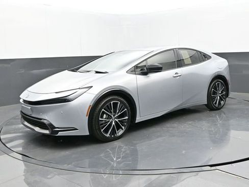 Used 2024 Toyota Prius XLE image 22