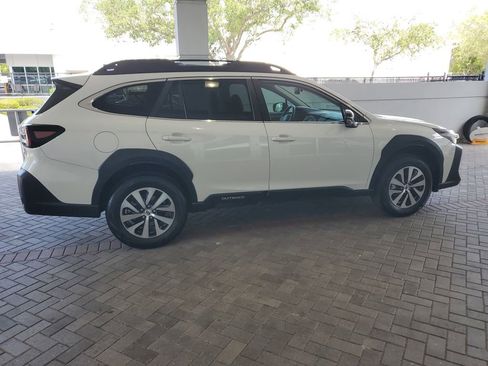 Used 2023 Subaru Outback Premium AWD/4WD image 5