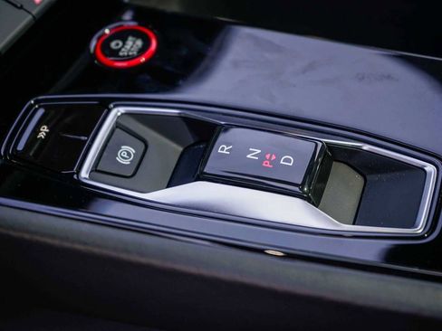 Used 2022 Audi e-tron GT Prestige w/ Prestige Package image 21