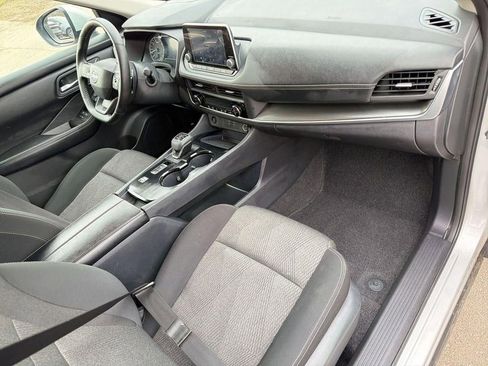 Used 2025 Nissan Rogue SV FWD image 27