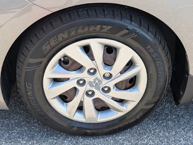 Used 2020 Hyundai Elantra SE w/ Cargo Package (C1) FWD image 13