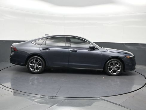 Used 2023 Honda Accord EX image 6