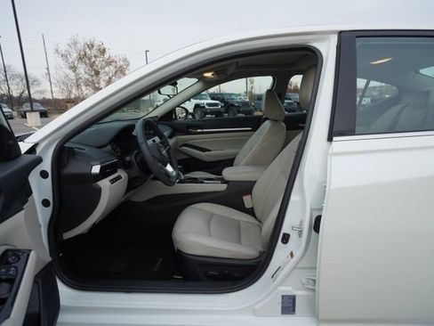 Used 2024 Nissan Altima 2.5 SL image 14