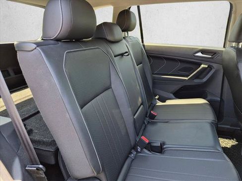 Used 2022 Volkswagen Tiguan SE FWD image 18
