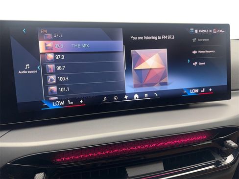 Used 2025 BMW 230i Coupe w/ M Sport Package image 59