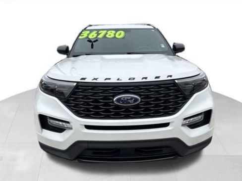 Used 2023 Ford Explorer ST-Line w/ Class IV Trailer Tow Package image 9