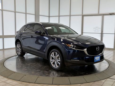Used 2021 MAZDA CX-30 AWD 2.5 S w/ Premium Package image 2