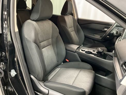 Used 2024 Nissan Rogue SV image 7