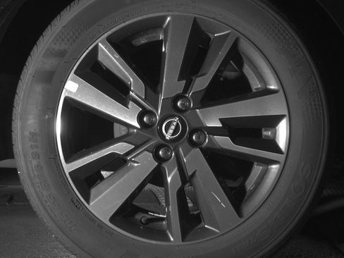 Used 2025 Nissan Versa SV image 15