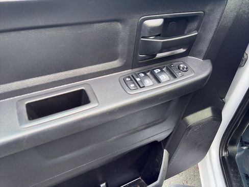 Used 2016 RAM 3500 Tradesman w/ Chrome Appearance Group image 7