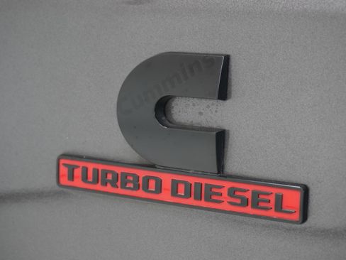 Used 2025 RAM 3500 Limited AWD/4WD image 9