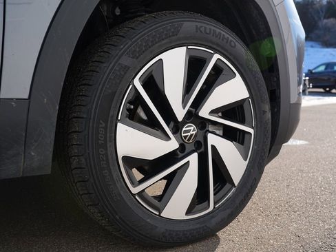 Used 2025 Volkswagen Atlas SE image 31