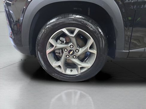 Used 2024 Chevrolet Trax LT w/ Driver Confidence Package image 5