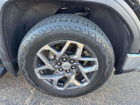 Used 2022 GMC Sierra 1500 SLT image 5