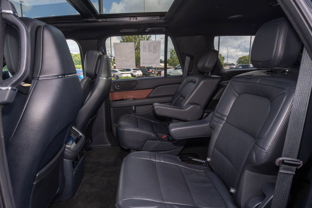 Used 2024 Lincoln Navigator Reserve AWD/4WD image 16