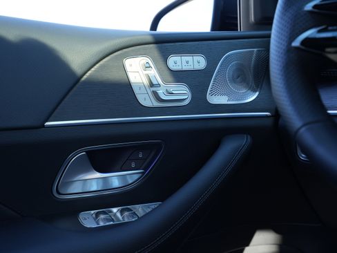 New 2026 Mercedes-Benz GLS 450 4MATIC image 44