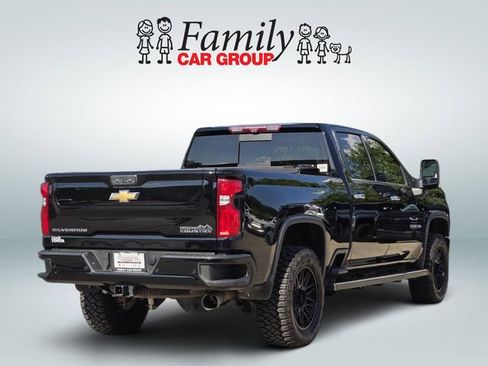 Used 2023 Chevrolet Silverado 2500 High Country w/ Z71 Off-Road Package AWD/4WD image 4